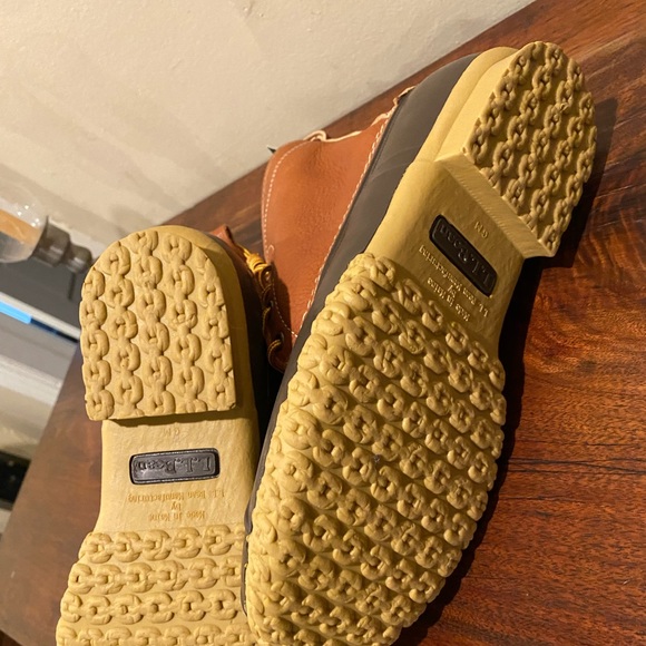 Women’s L.L. Bean Boots, 8" Shearling-Lined PrimaLoft - Picture 5 of 11